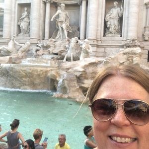 Meet your Posher, Annette